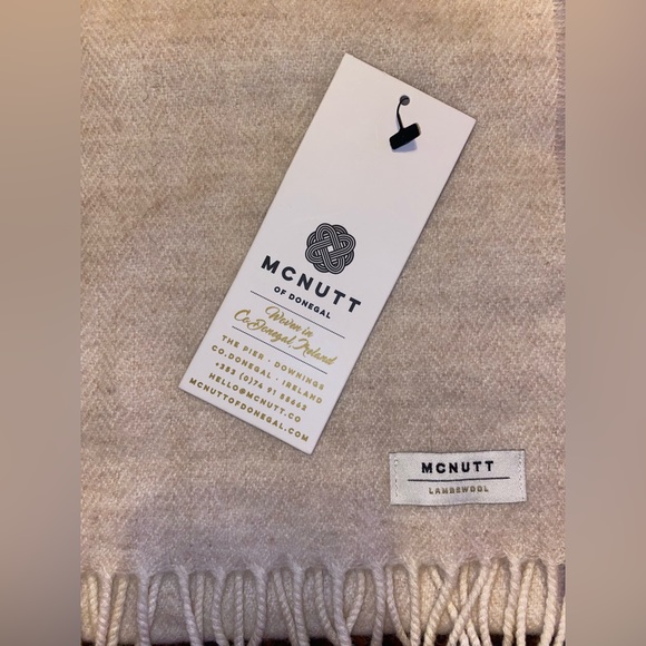 Mcnutt Lambswool Scarf in Beige NWT - Picture 3 of 5